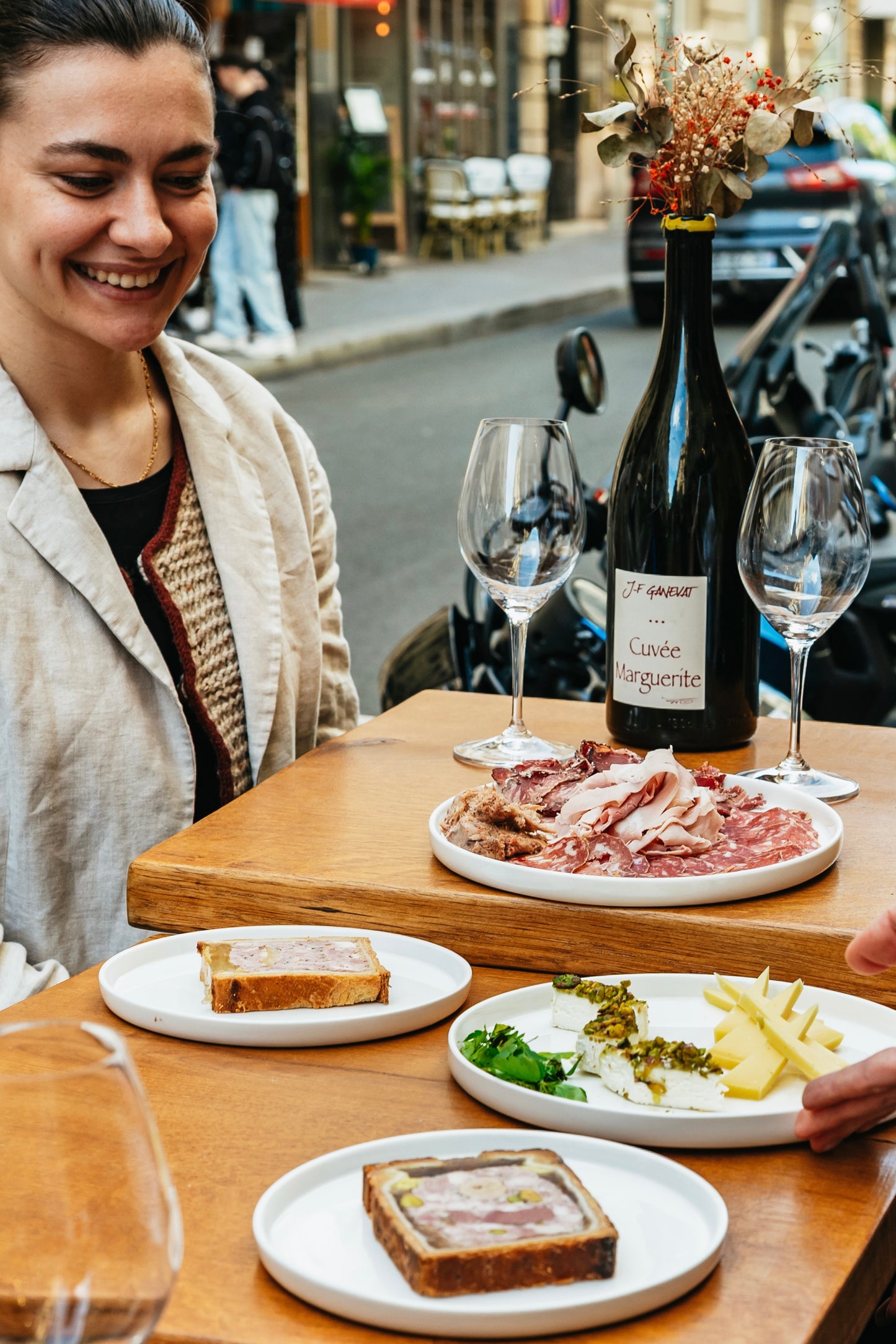 Eiffel Tower: French Gastronomy and Wine Tour